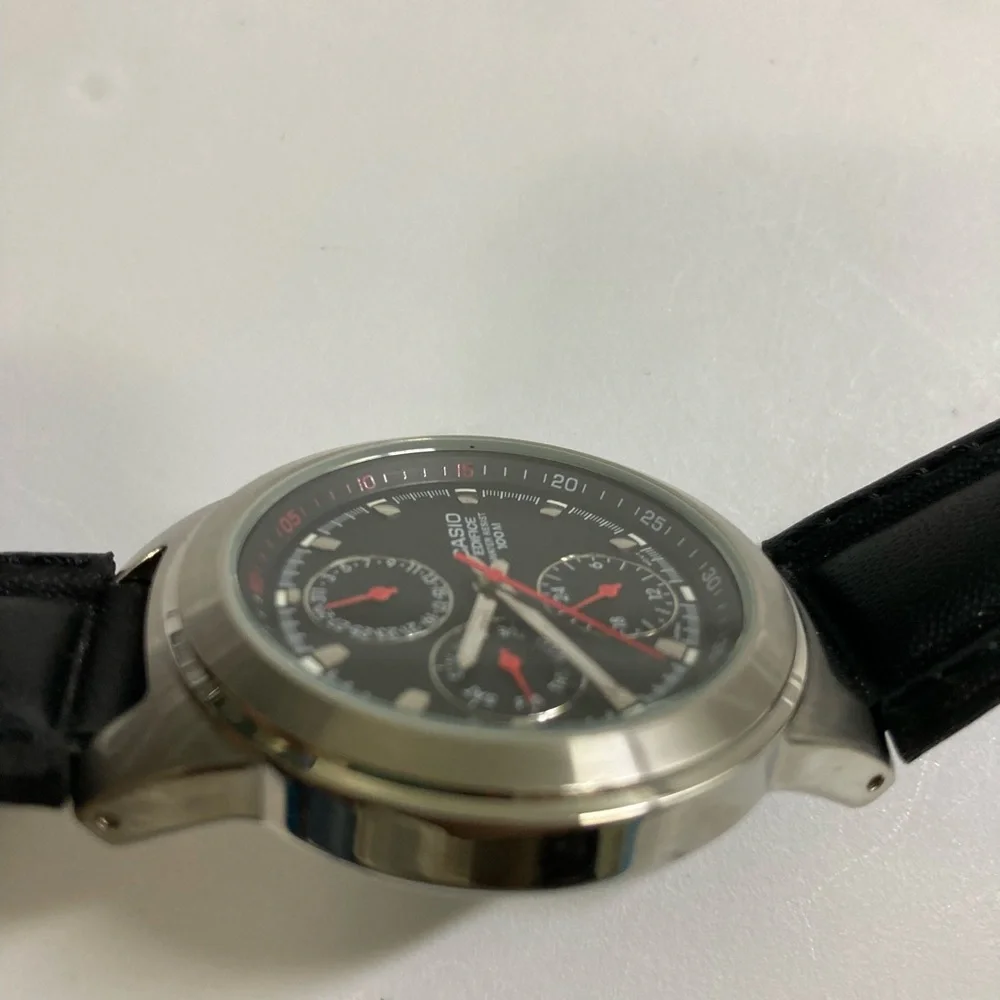 Casio edifice watch, black & silver dial, red accents, working battery, EF308 - Picture 10 of 13